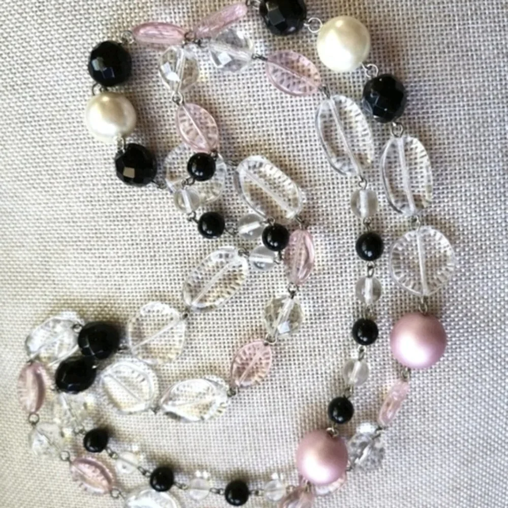 Vintage Czech Art Glass necklace Pink black